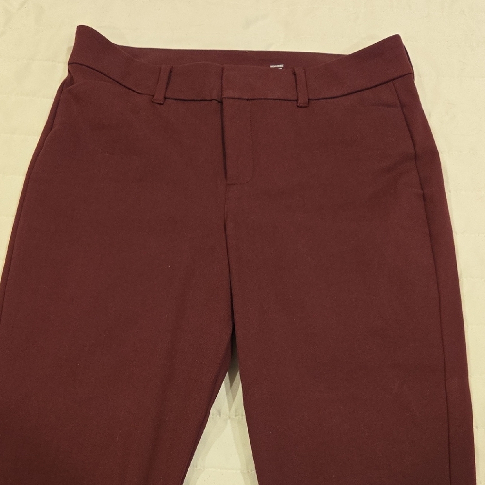 Old Navy Women's Burgundy Pants. High-Rose Pixie Pant. Dress Up Or Down.